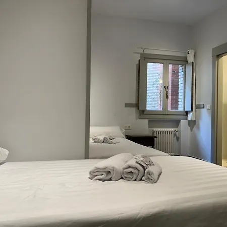 Mikasita - Student Housing & Coliving Хостел