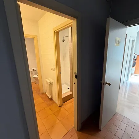 Mikasita - Student Housing & Coliving Хостел *